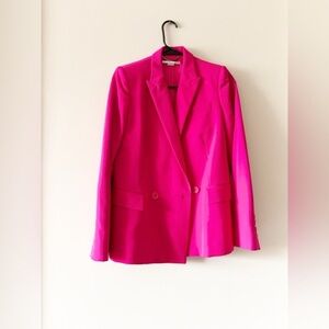 Stella Mccartney's hot dahlia  pink blazer is elegant chic